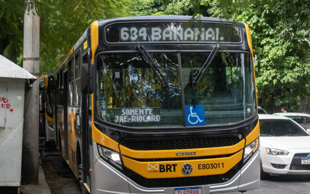 Motoristas de ônibus anunciam greve a partir de segunda-feira Motoristas de ônibus anunciam greve a partir de segunda-feira