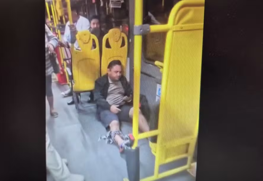 Botafogo: Passageiro é baleado em ônibus Botafogo: Passageiro é baleado em ônibus